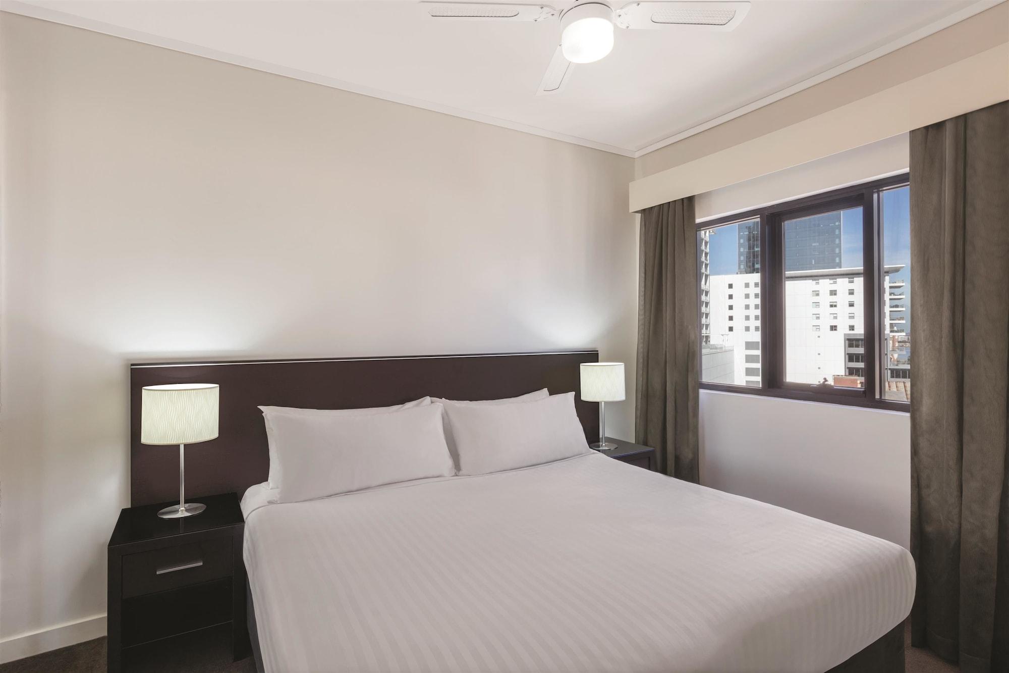 Adina Apartment Hotel Perth Barrack Plaza Екстер'єр фото