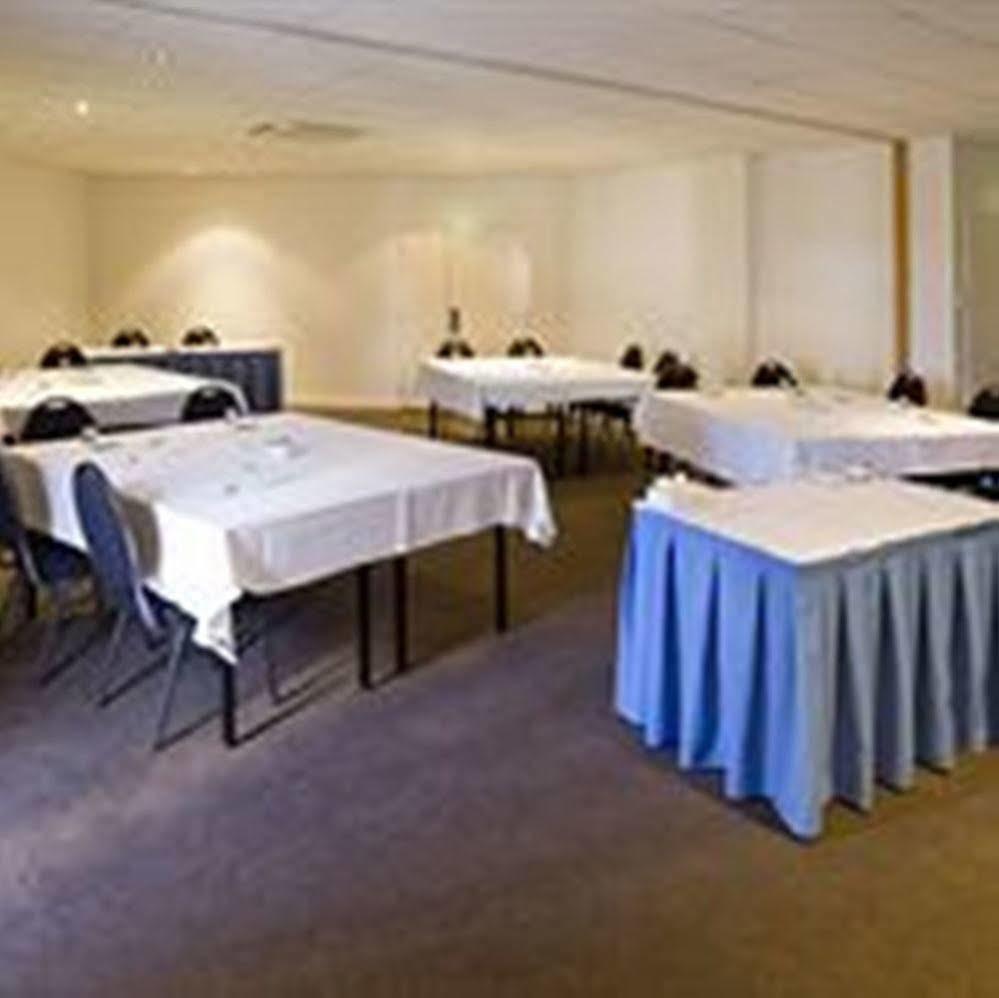 Adina Apartment Hotel Perth Barrack Plaza Екстер'єр фото